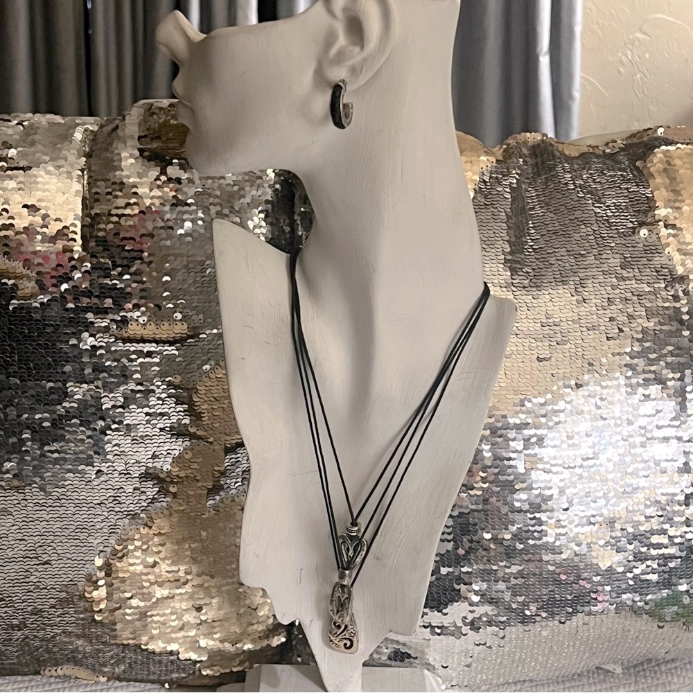 Stylish Black and Silver Earring